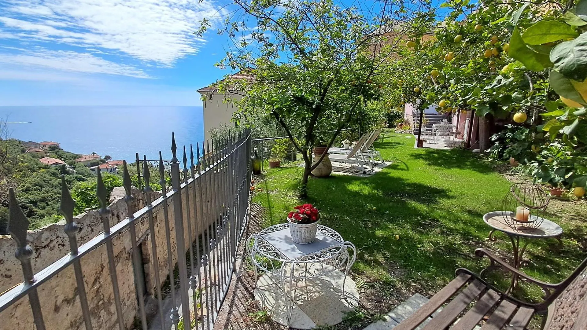 Florinda Lemon'S Suite Cervo Italy
