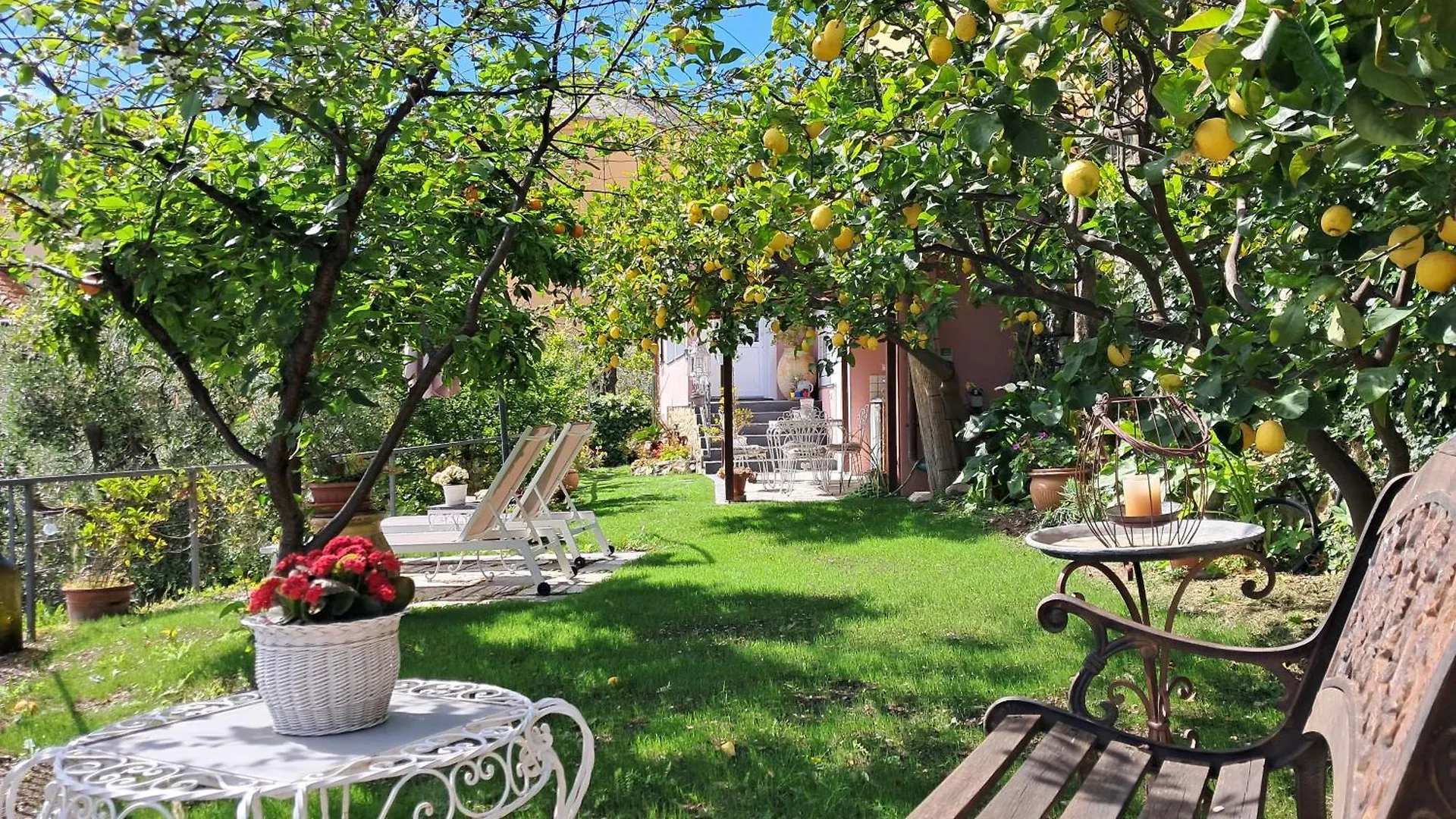 Florinda Lemon'S Suite Cervo