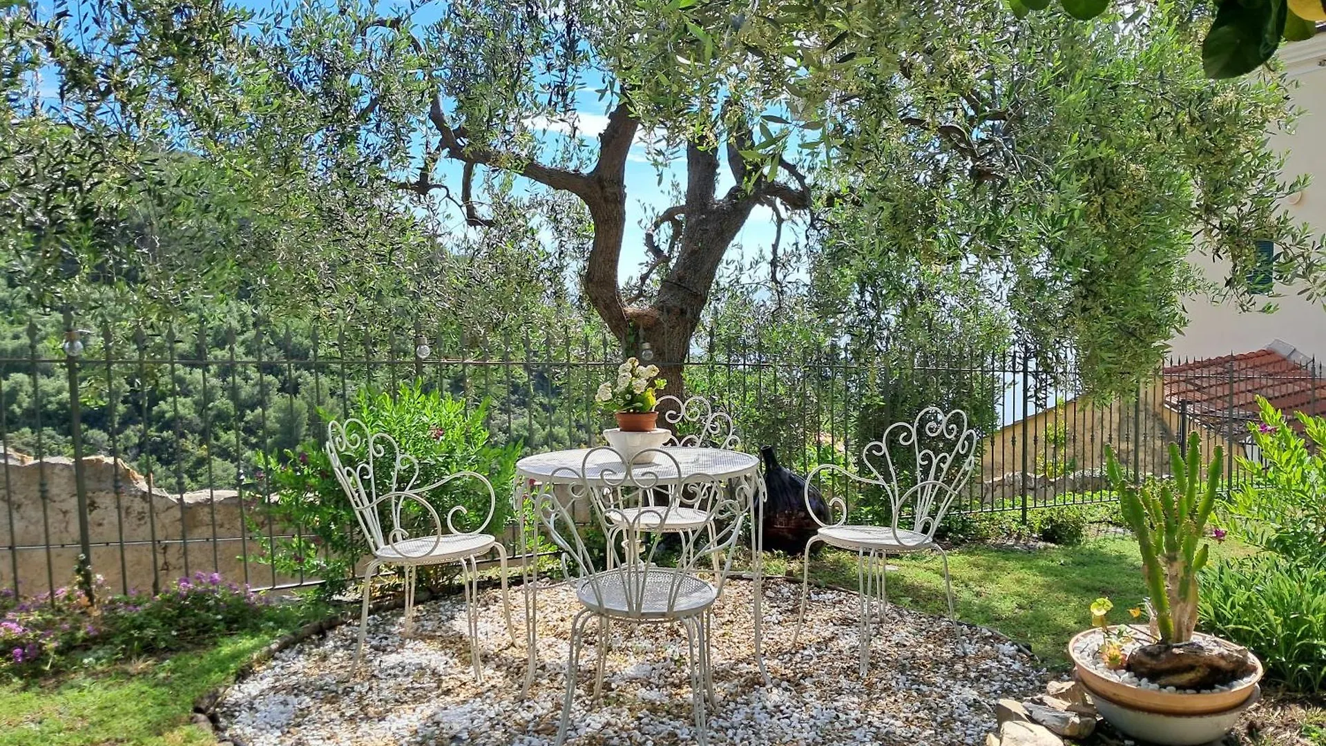 Florinda Lemon'S Suite Cervo 0*,